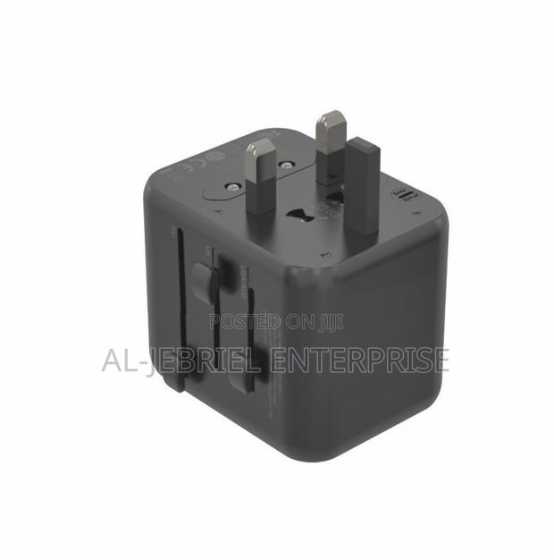 Travel Universal Power Adapter · Photo 4