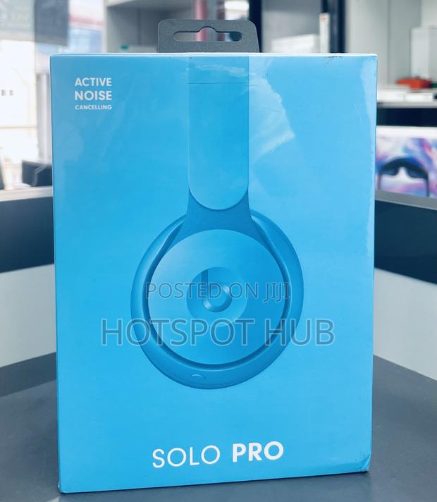 Beats Solo Pro · Photo 3