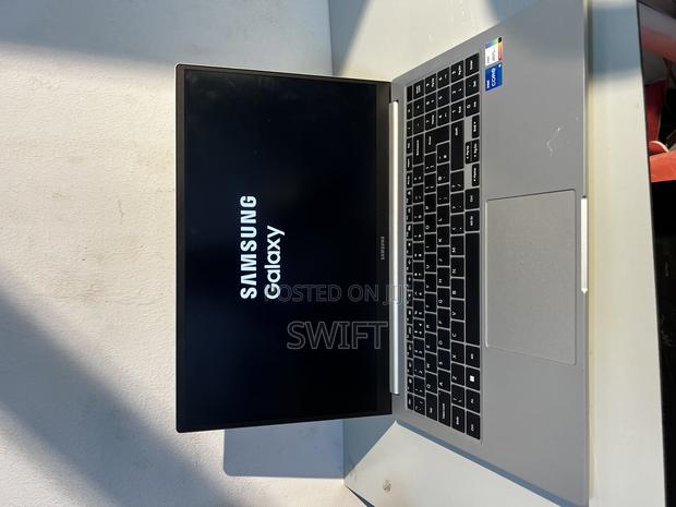 Laptop Samsung Galaxy Book3 360 15 NP750QFG 8GB Intel Core I5 SSD 512GB