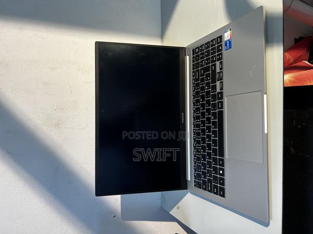 Laptop Samsung Galaxy Book3 360 15 NP750QFG 8GB Intel Core I5 SSD 512GB photo 3