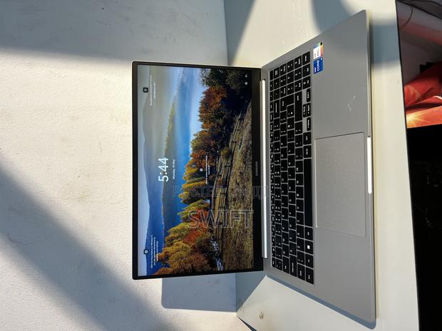 Laptop Samsung Galaxy Book3 360 15 NP750QFG 8GB Intel Core I5 SSD 512GB photo 8