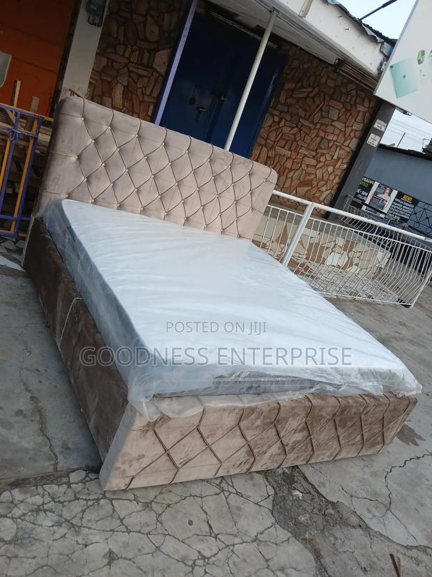 Design Queen Bed Frame With Mattress · Photo 3