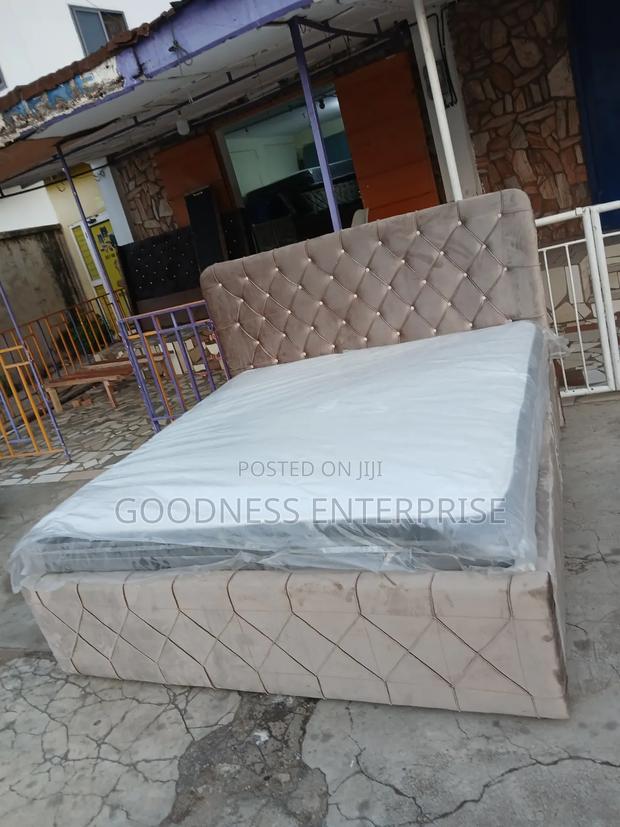 Design Queen Bed Frame With Mattress · Photo 4