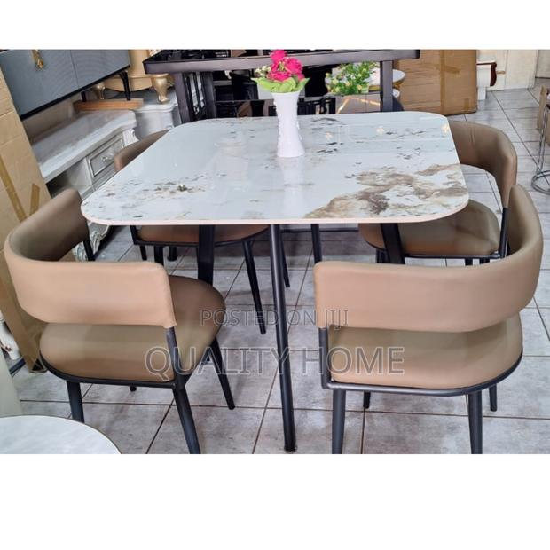 Marble Dinning Table 4 Seats · Photo 2