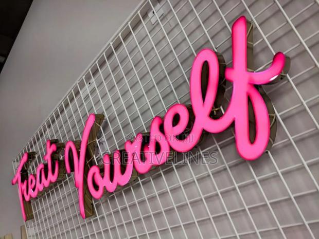 Exterior Signage · Photo 3