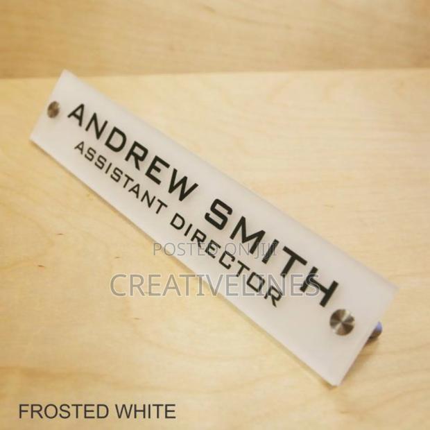 Customised Ooffice Desk Signage · Photo 4
