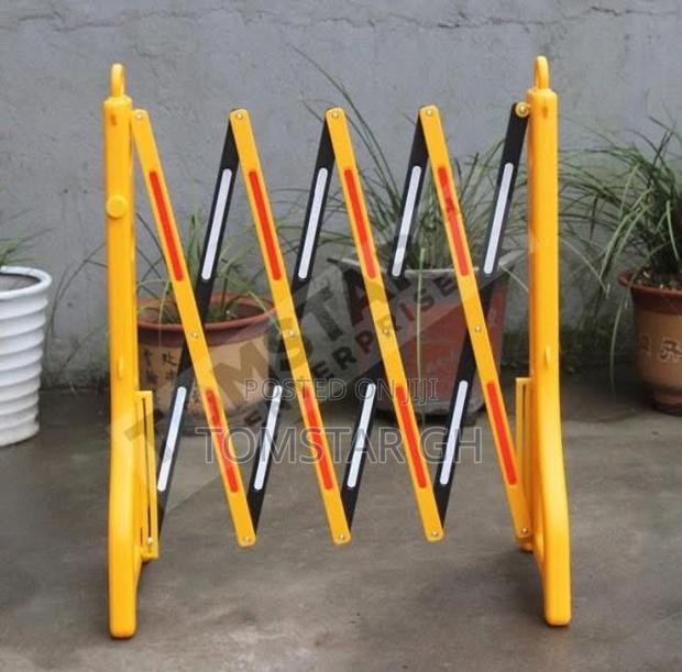 Telescopic Fence Barricades photo 2