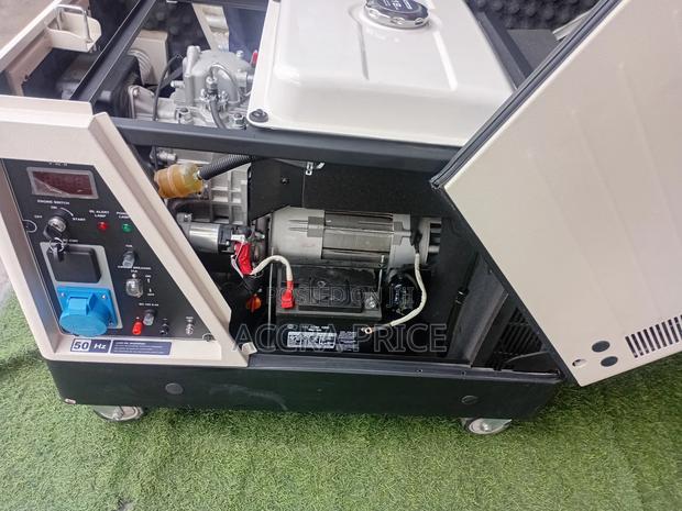 Combative 15kva Diesel Uk Model 16500w Gen Set · Photo 1