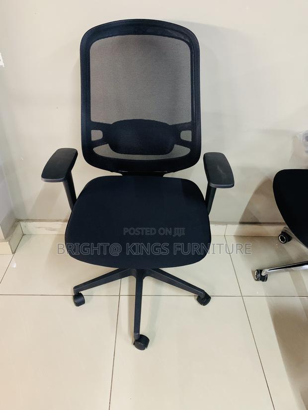 Swivel Chair photo 2