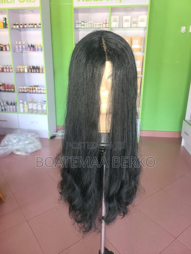 Black Wavy Wig photo 4