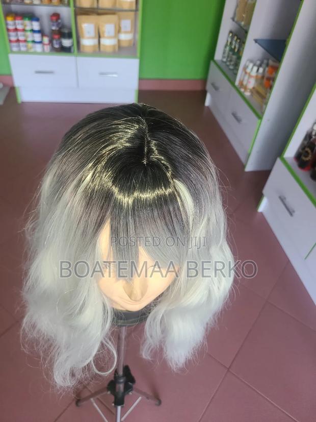 Grey Bodywave Wig photo 2