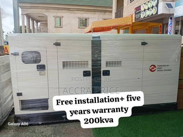 Easy Mobile 200kva Perkins Diesel Silent 200kva Uk Generator · Photo 1