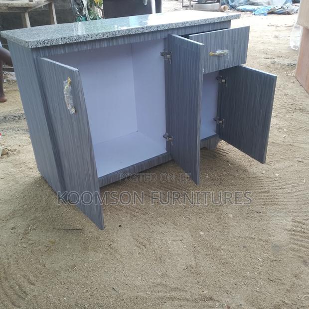 Quality Kitchen Cabinet 4ft photo 2
