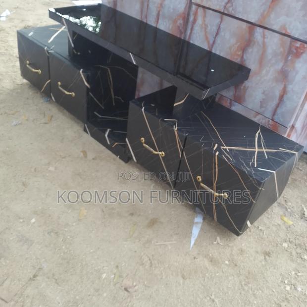 Quality Tv Stand · Photo 3