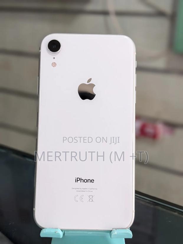 Apple iPhone XR 64 GB White