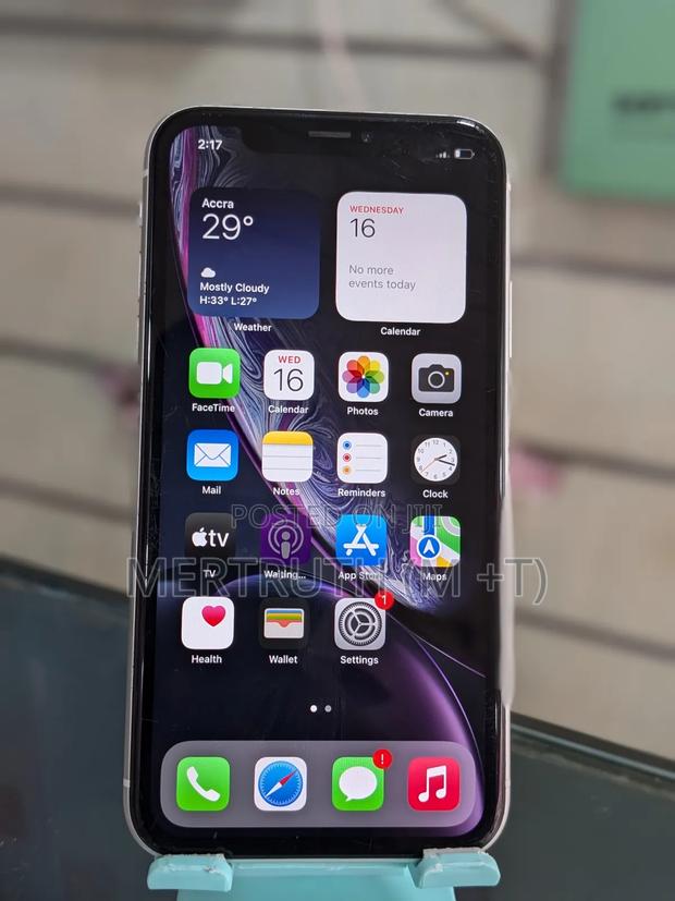 Apple iPhone XR 64 GB White photo 4