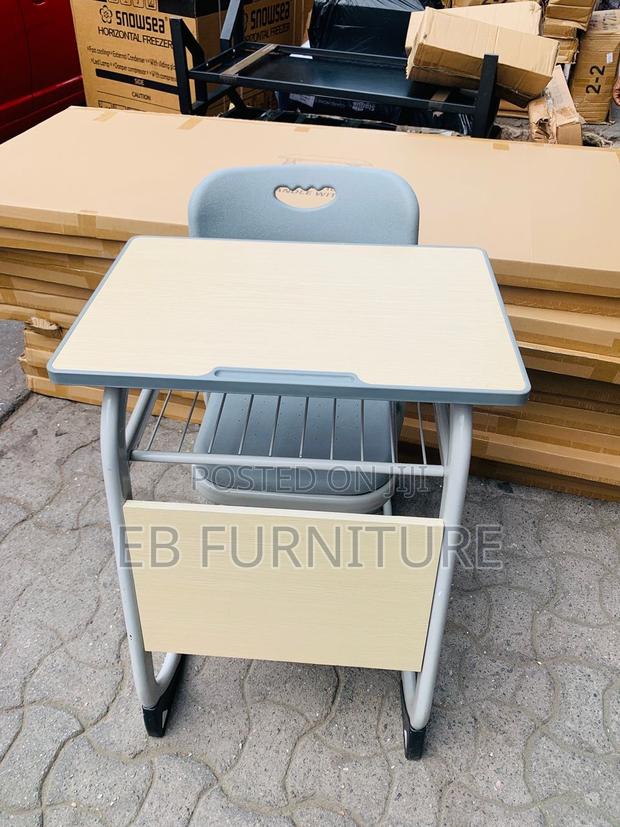Students Table and Chair · Photo 4