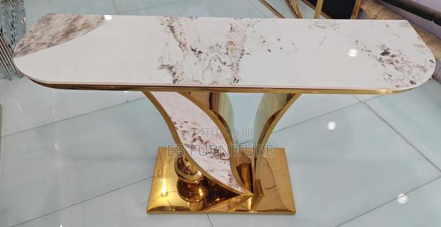 Console Table · Photo 2
