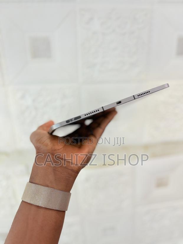Apple iPad Pro 11 (2021) 128 GB Gray photo 2