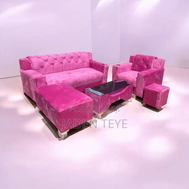 Stylish Pink Sofa Set · Photo 2