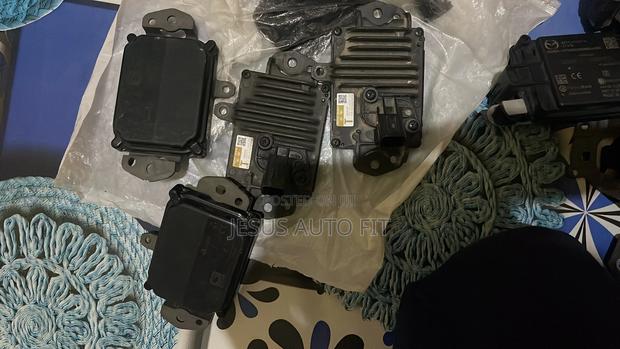 Toyota Corollary Front Cruise Control Radar Sensor photo 5
