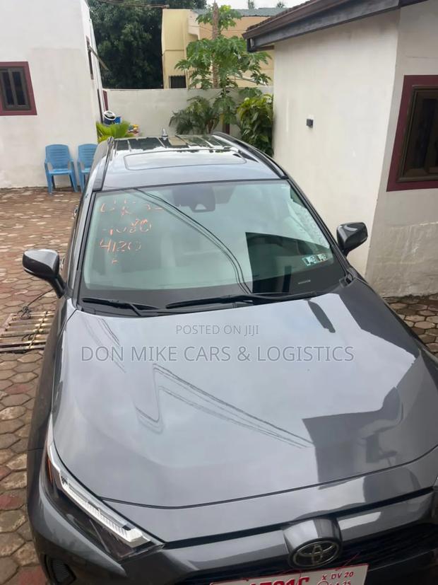 Toyota RAV4 XLE AWD 2024 Gray photo 5