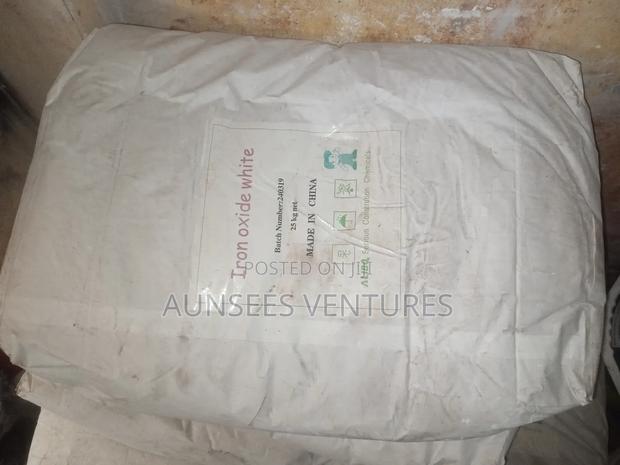White Pigment · Photo 2