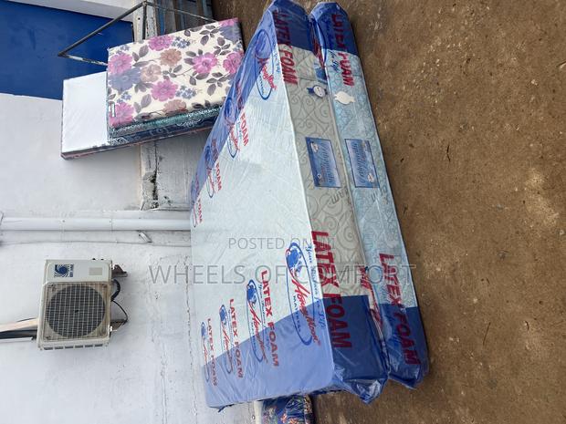 Latex Foam Orthopaedic Queen Size Mattress · Photo 3