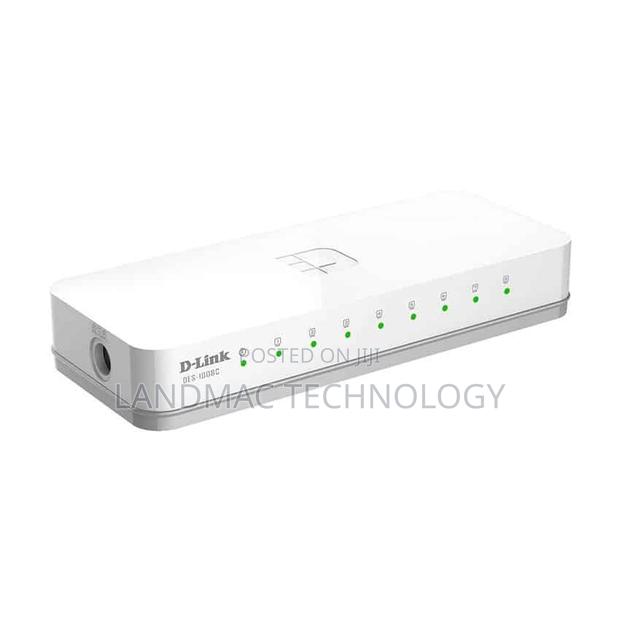 D-Link 8 Port 10/100mbps Unmanaged Desktop Switch · Photo 2