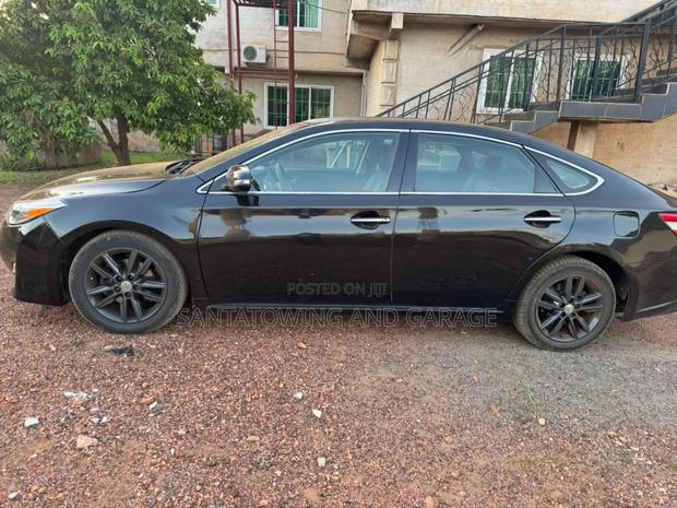 Toyota Avalon XLE Premium Sedan FWD (3.5L 6cyl 6A) 2013 Black