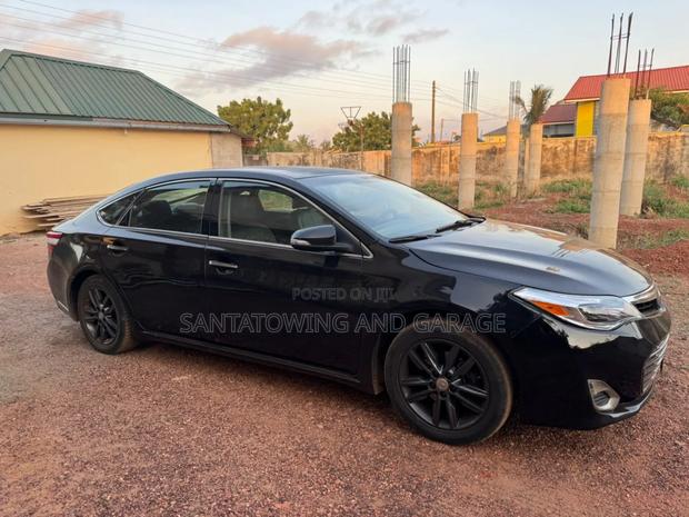 Toyota Avalon XLE Premium Sedan FWD (3.5L 6cyl 6A) 2013 Black