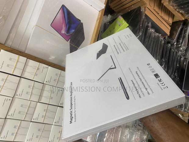 iPad 12.9 Smart Case and Keyboard photo 6