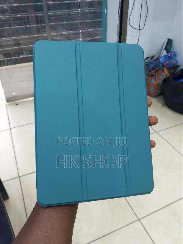 iPad Air 3 Smart Folio Case With Pencil Space · Photo 4