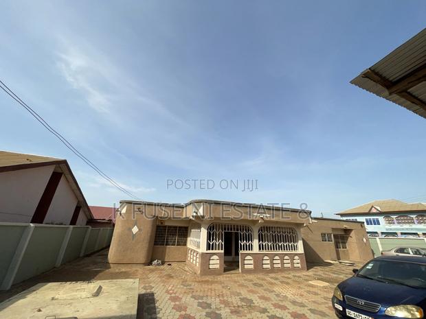 8bdrm House in K Fuseini Estate, Kumasi Metropolitan for sale photo 2