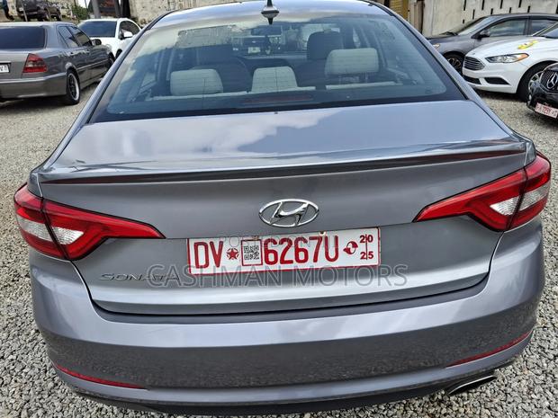 Hyundai Sonata Sport 2.0T Sedan FWD (2.0L 4cyl 6A) 2017 Silver
