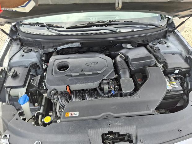 Hyundai Sonata Sport 2.0T Sedan FWD (2.0L 4cyl 6A) 2017 Silver