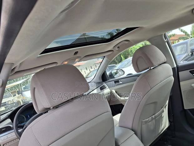 Hyundai Sonata Sport 2.0T Sedan FWD (2.0L 4cyl 6A) 2017 Silver