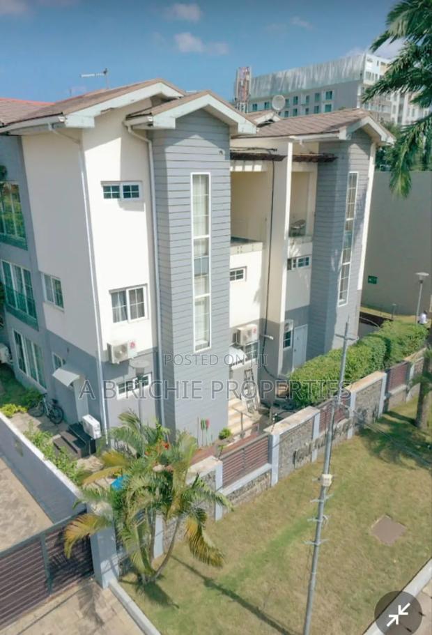 Furnished 4bdrm Townhouse/Terrace for sale · Photo 2