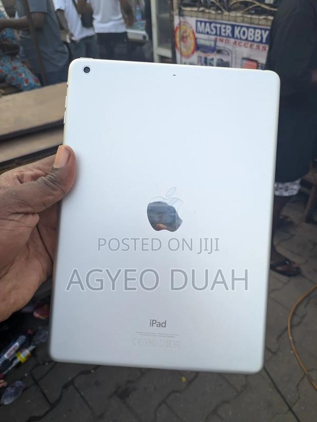 Apple iPad Air 16 GB Silver photo 3