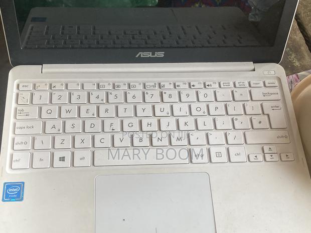 Laptop Asus A52JC 8GB Intel Core i3 SSHD (Hybrid) 32GB · Photo 2