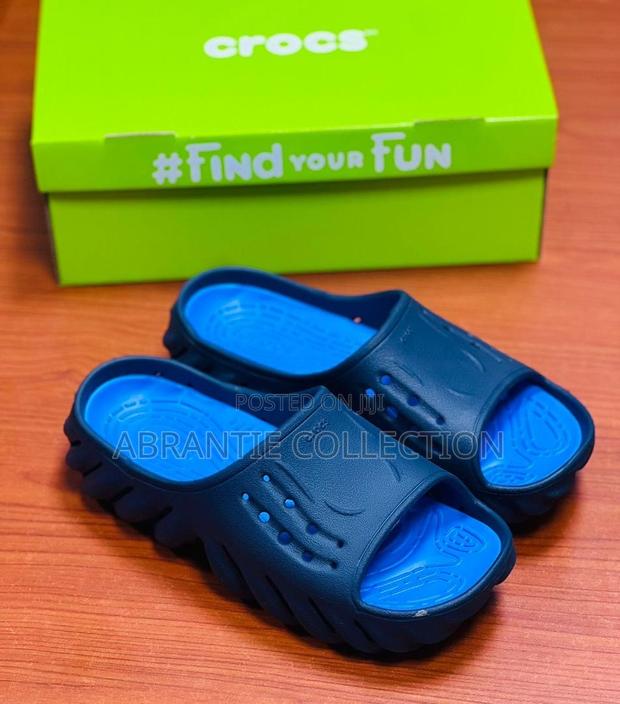 Authentic Crocs Unisex Slides Echo · Photo 3