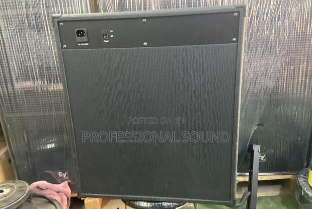Ba-500 Bass Amplifier Combo · Photo 4