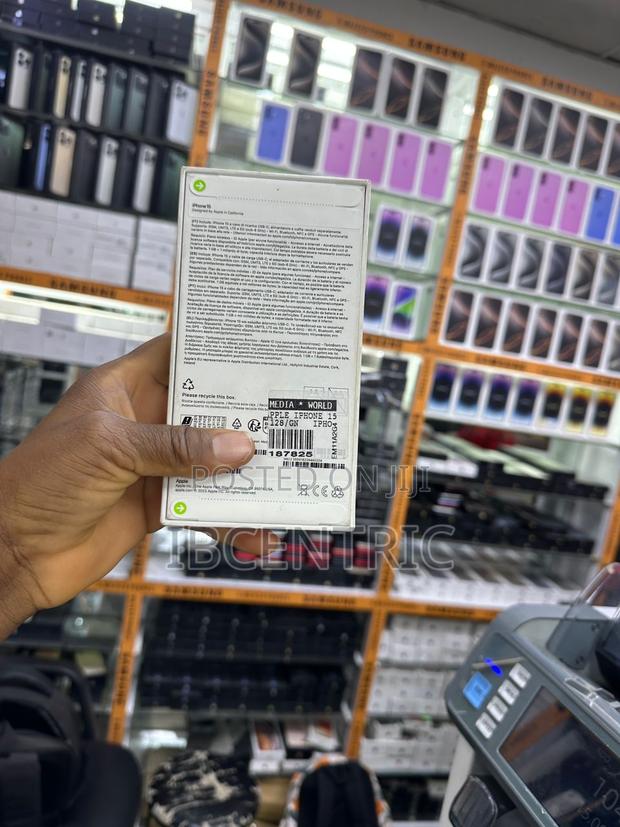 New Apple iPhone 15 128 GB photo 2