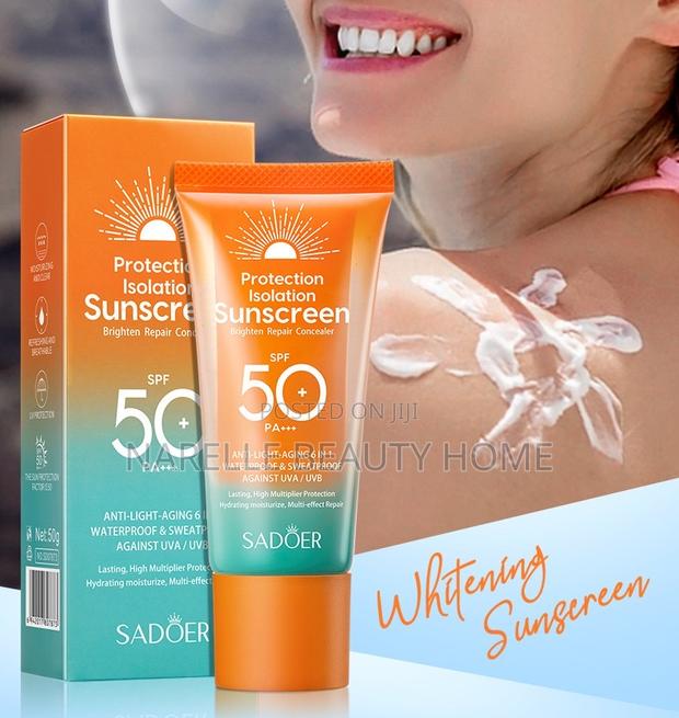 High Protection Non-Greasy Lightweight Sunscreen · Photo 2