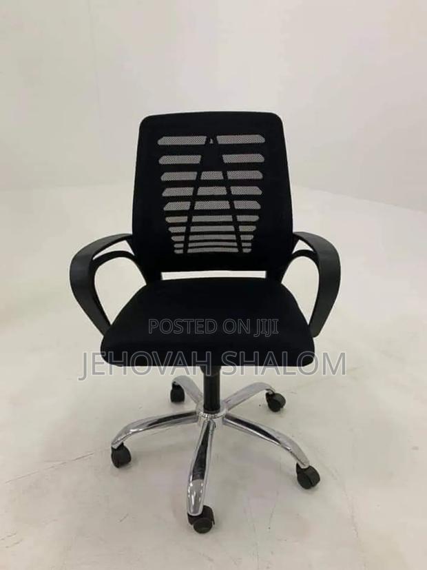 Swivel Chair · Photo 2