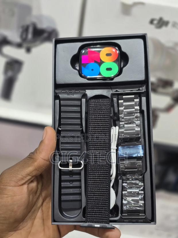 Yt-18 Series 10 Smart Watch With 3 Straps for Android and iPhone · Photo 3