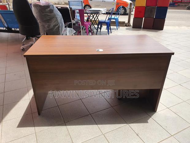 Wooden Office Table · Photo 2