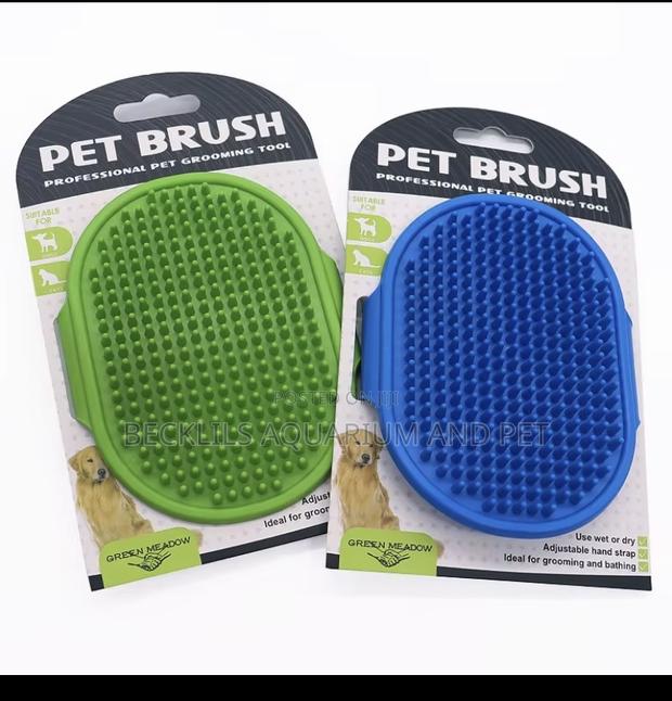 Pet Bath Brush for Dogs and Cat · Photo 4