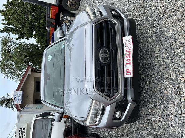 Toyota Tacoma SR 2018 Gray photo 12