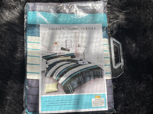 King Size Bedsheet With 3 Pillow Cases - Green Blue White · Photo 4